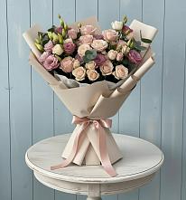 Букет цветов из:  Розы и Лизиантусы в Веневе