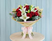 Букет цветов из:  Лилии и Розы в Веневе