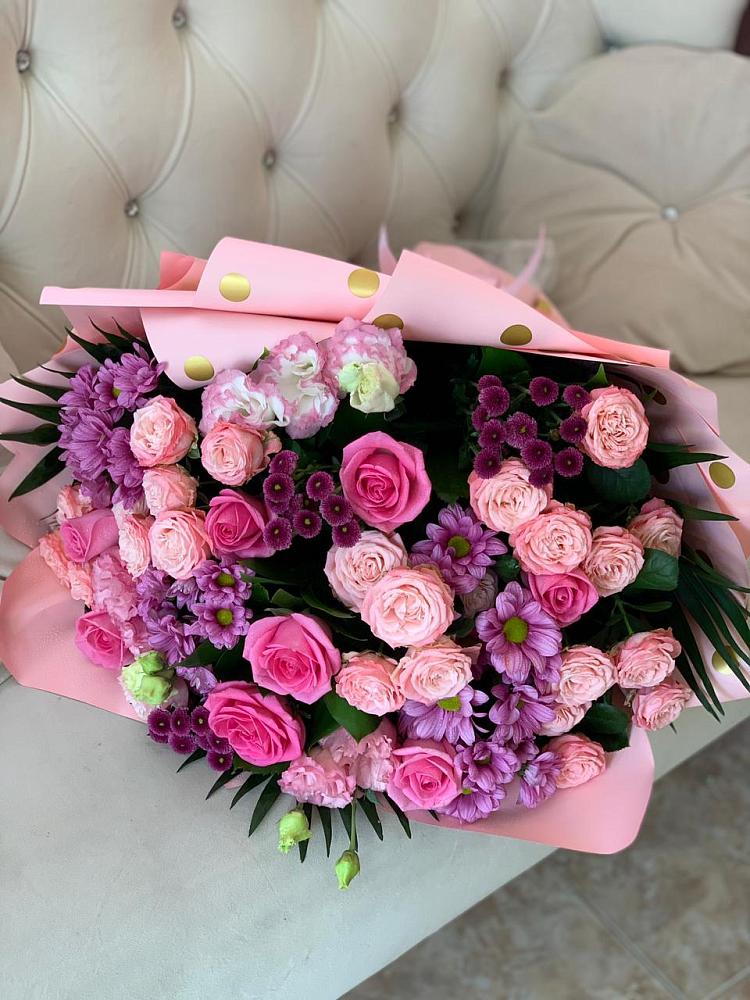 Букет цветов из: Хризантемы, Розы и Лизиантусы в Веневе