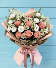 Букет цветов из:  Розы, Альстромерии и Лизиантусы в Веневе