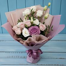 Букет цветов из:  Розы и Лизиантусы в Веневе