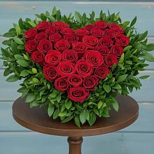 Цветочная композиция из Розы в виде сердца в Веневе