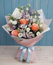 Букет цветов из:  Лизиантусы, Розы, Альстромерии и Гипсофила в Веневе