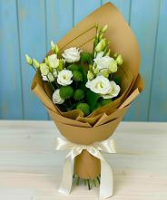 Букет цветов из:  Хризантемы и Лизиантусы в Веневе