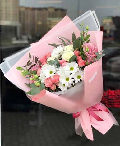 Букет цветов из: Розы, Лизиантусы и Хризантемы в Веневе